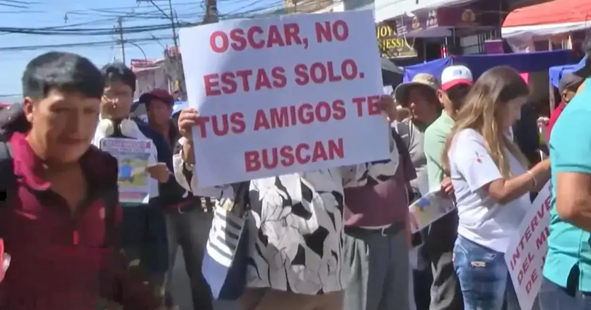 Familiares, amigos y colegas de Óscar Porco marcharon exigiendo justicia.