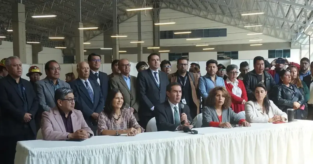 Acto de inauguración de las mesas de trabajo.