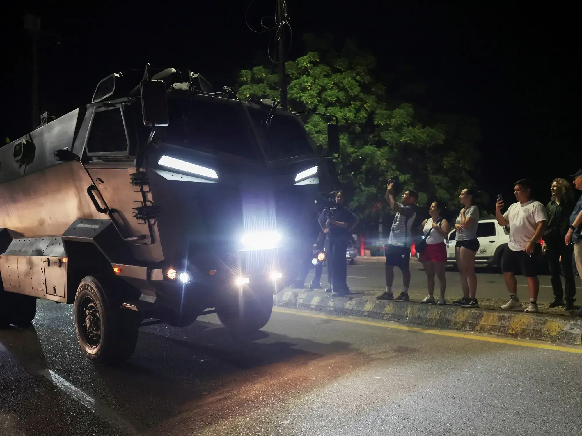 Una de las tanquetas colombianas en el puente fronterizo con Venezuela, Francisco de Paula, en Cúcuta.