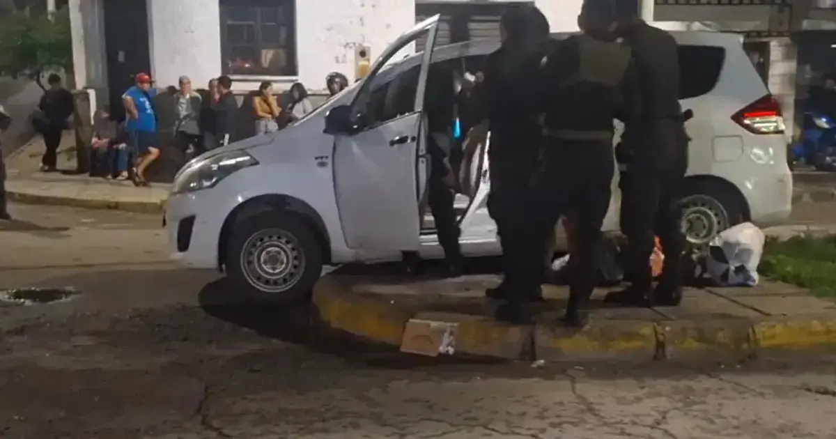 La víctima se encontraba en este vehículo.