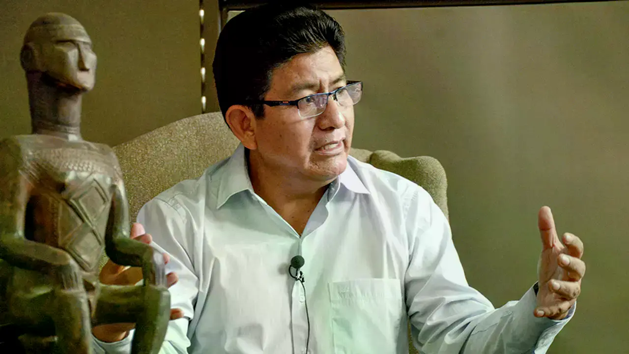 El ministro de Obras Públicas, Servicios y Vivienda, Edgar Montaño, el viernes en el hotel Toloma de Cochabamba.