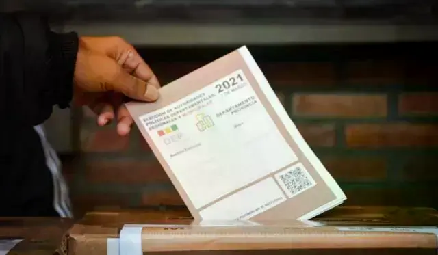 Referencial de papeletas electorales.