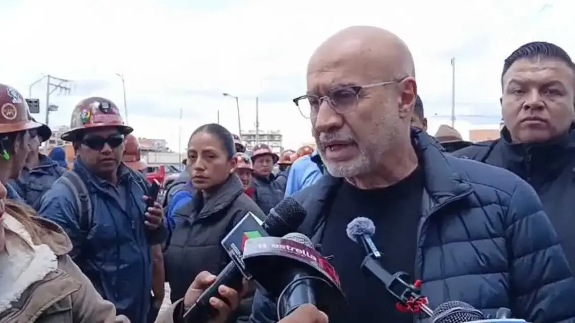 Ministro de la Presidencia, José Luis Lupo, a su ingreso al mercado Santa Rosa.