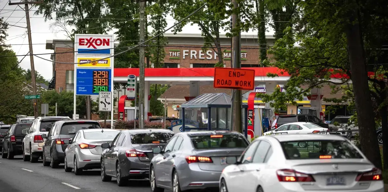 Estación de servicio de Exxon, la mayor petrolera de Estados Unidos.