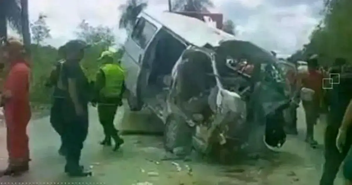 Vehículo accidentado en la carretera Bioceánica, Puerto Quijarro.
