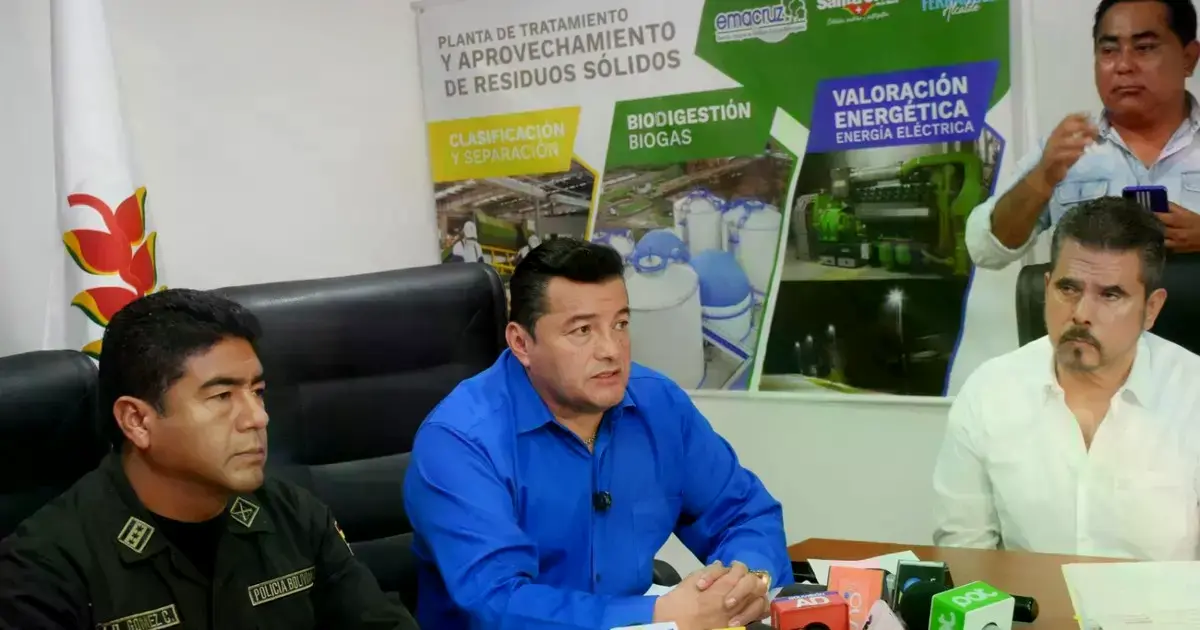 Reunión entre la Alcaldía y Policía de Santa Cruz