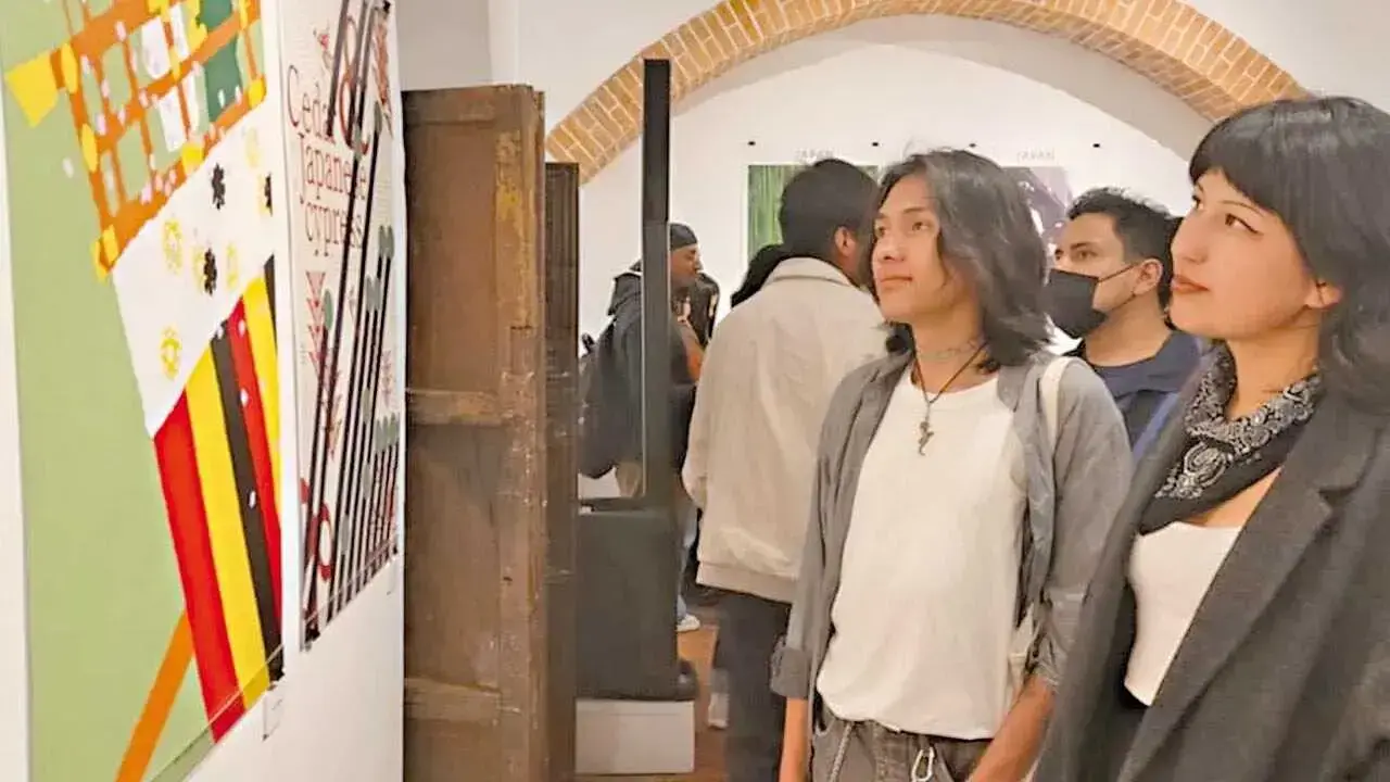 Exposición de carteles japoneses en el MNA.