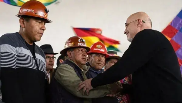 Reunión anterior entre el Gobierno y la COB.