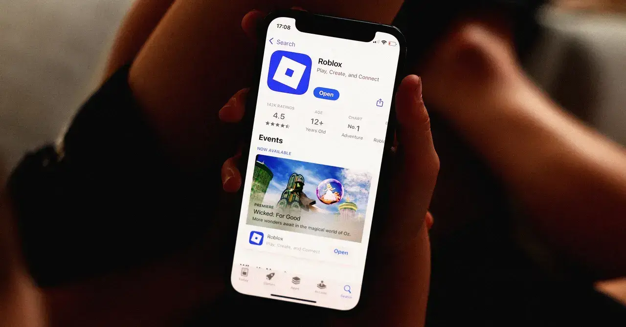 Ilustración de un avatar de Roblox frente a un escáner facial.