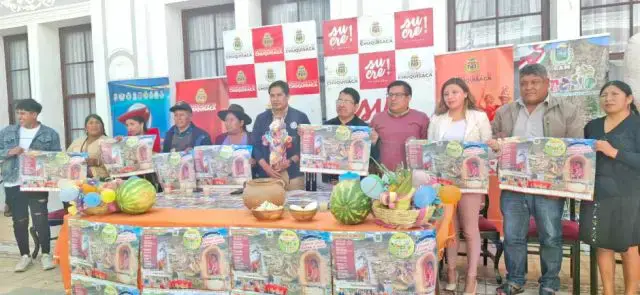 Autoridades en el lanzamiento del Carnaval de Presto en la Gobernación.