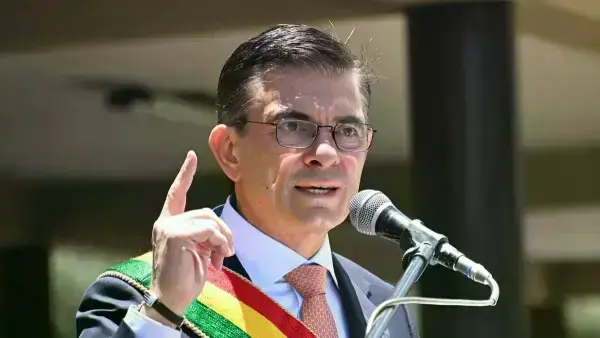 El Gobierno reconoce una crisis estructural marcada por desabastecimiento.