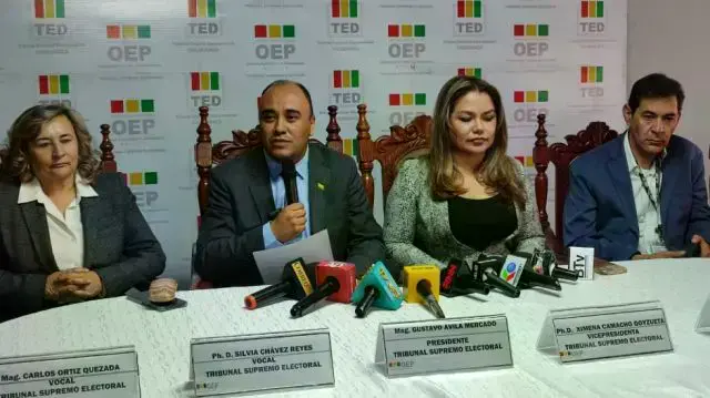 El presidente del TSE, Gustavo Ávila, en una conferencia en Sucre.