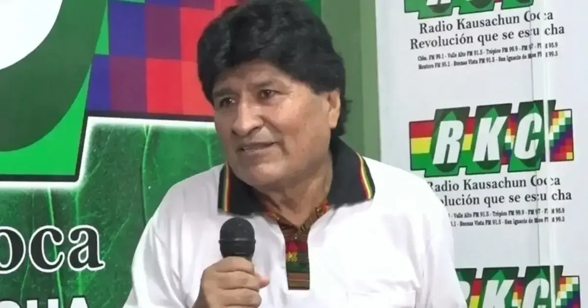 El expresidente Evo Morales, en entrevista en una de las radios de los cocaleros del Chapare.