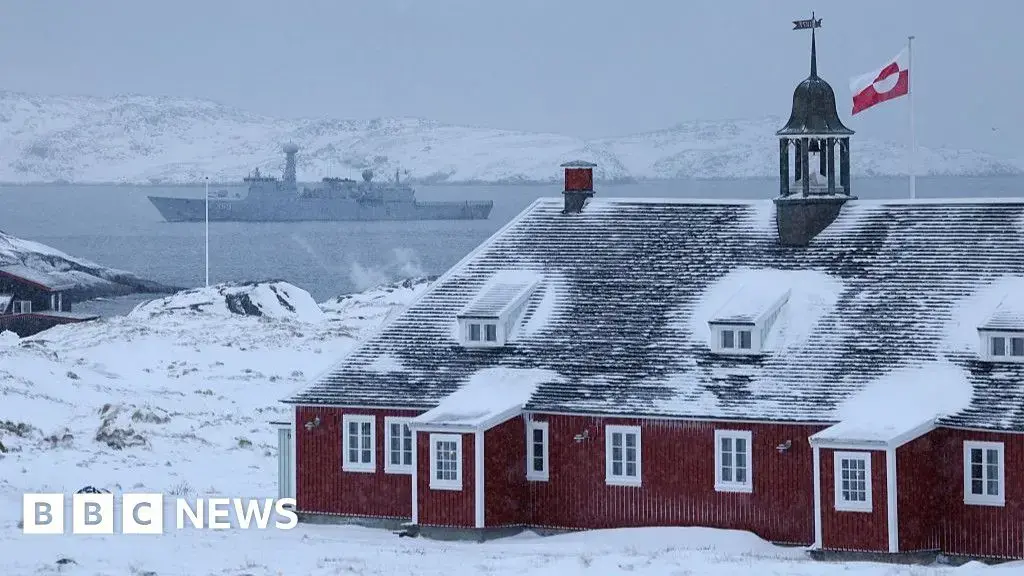 Manifestantes protestan contra los planes de anexión de Trump en Nuuk, Groenlandia.