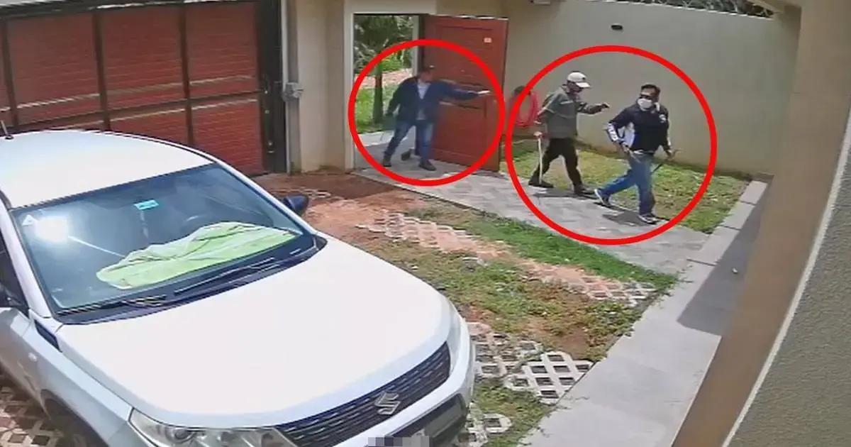 Momento en el que los ladrones entran al inmueble