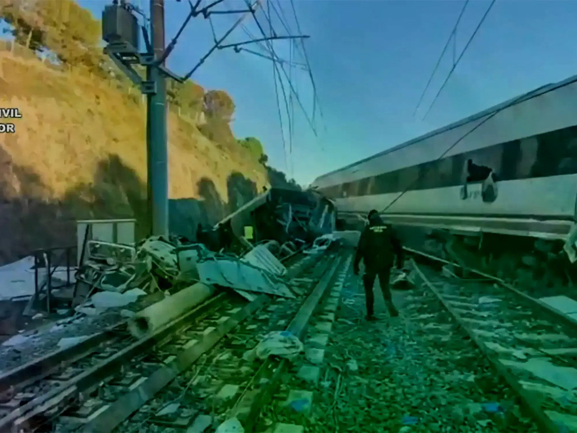 Una imagen del tren descarrilado tras el choque contra otra formación.