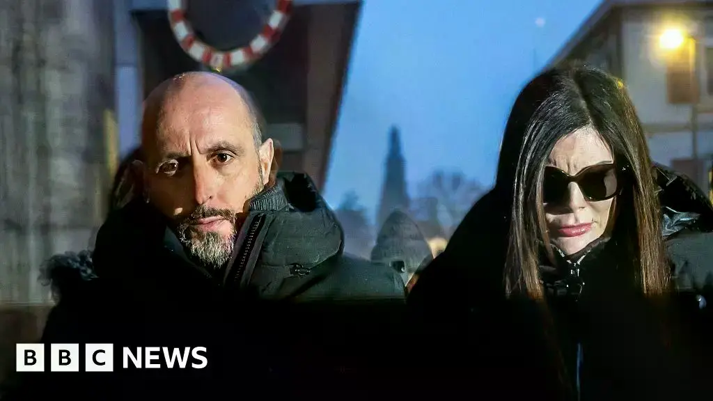 Jacques y Jessica Moretti, propietarios del bar Le Constellation, bajo investigación.