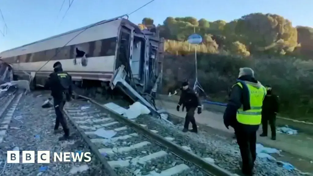 Operaciones de rescate en el lugar del accidente de tren en Adamuz.