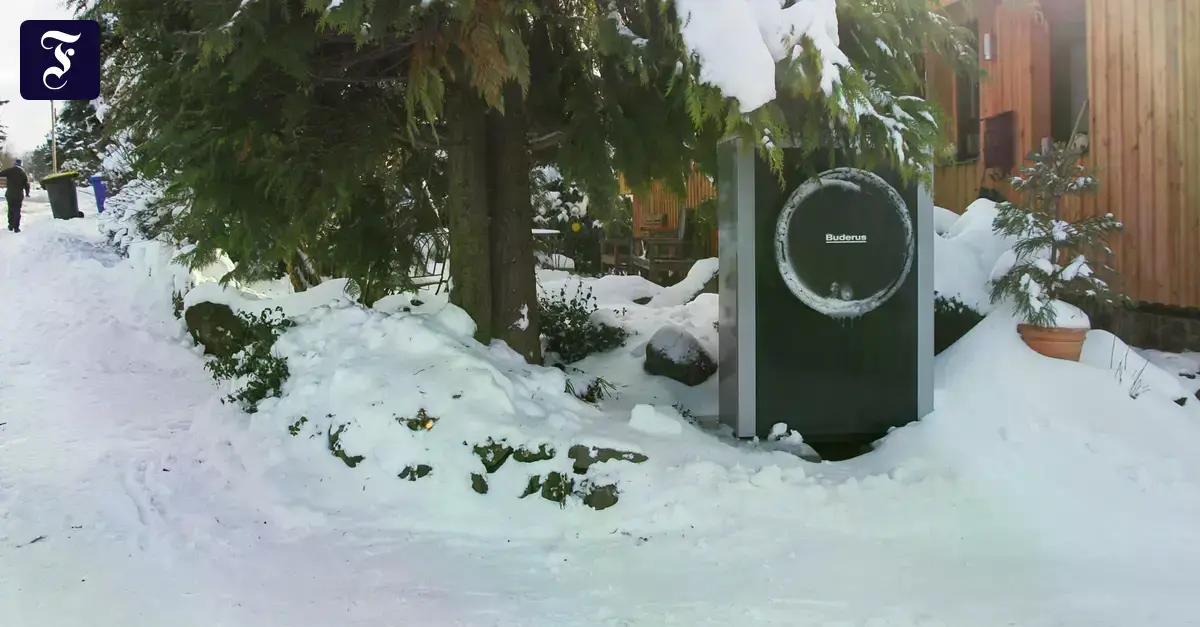 Bomba de calor en construcción monobloque funcionando con nieve