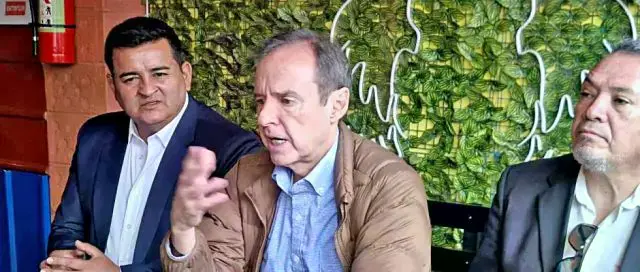 El expresidente Tuto Quiroga, en conferencia de prensa.