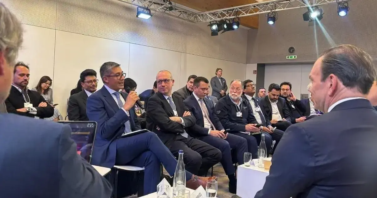 Espinoza y Aramayo participan del foro en Davos.