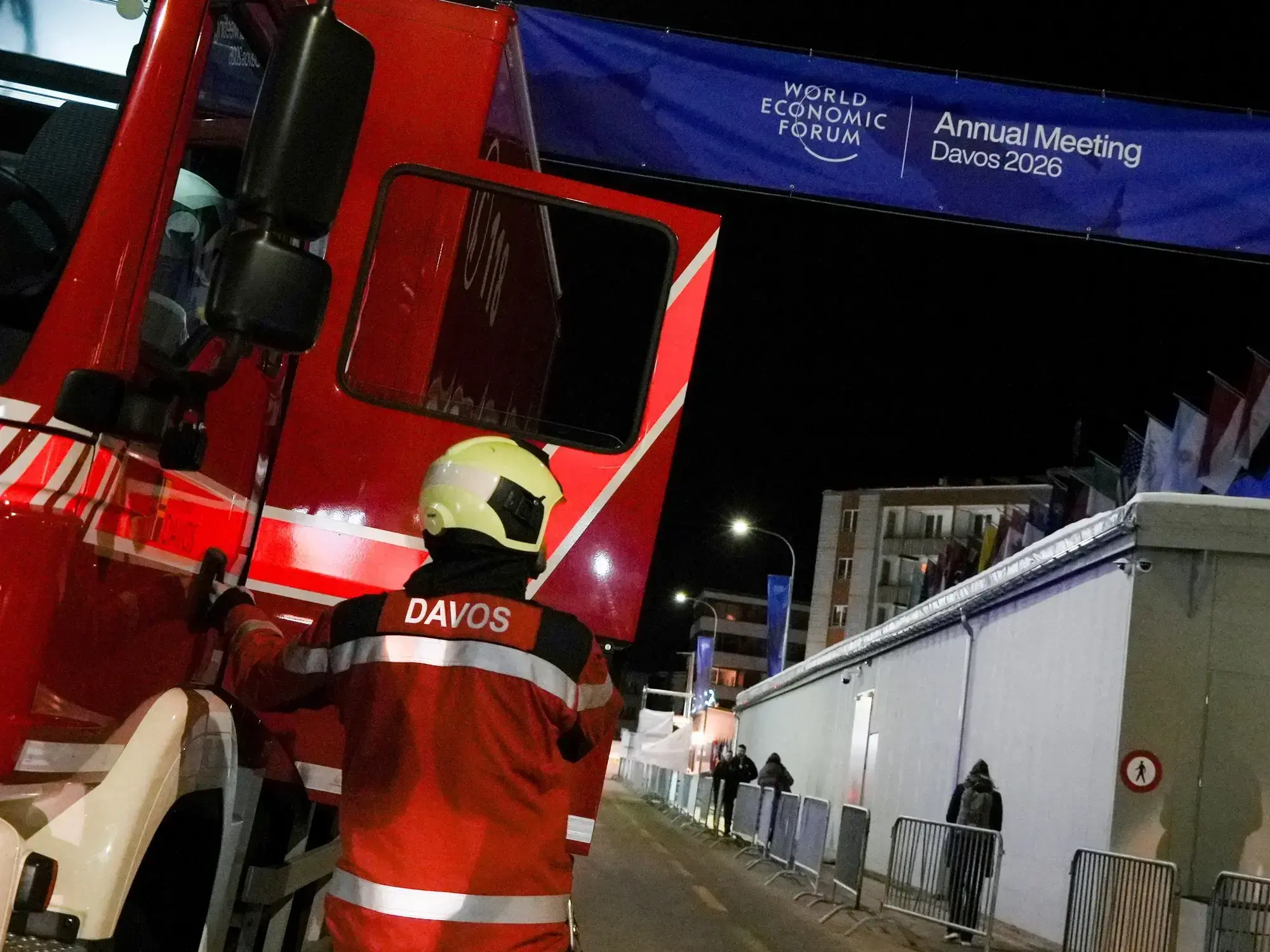 Operativo de emergencia durante el incendio en el Foro de Davos.