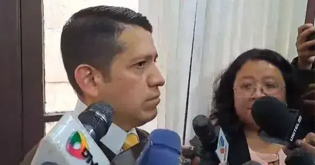 El viceministro de Transparencia, Yamil García, en rueda de prensa.