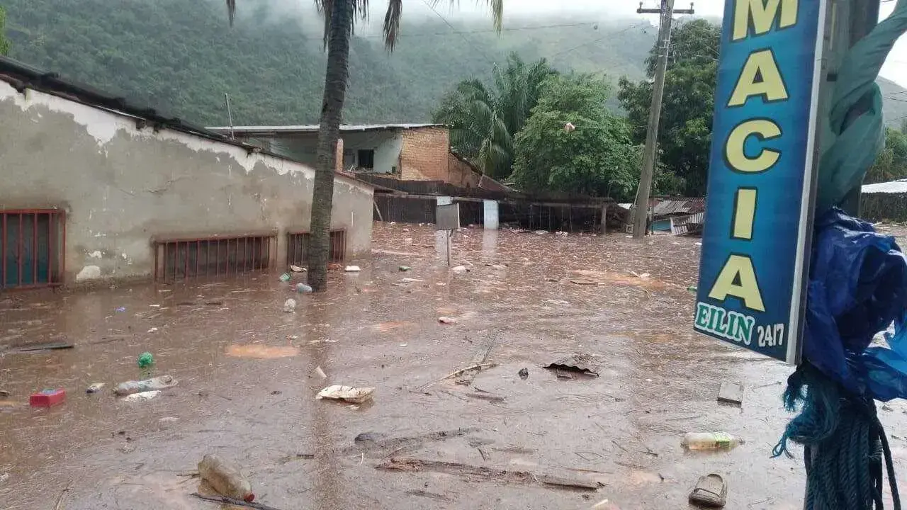 Lluvias e inundaciones en el municipio paceño de Tipuani.