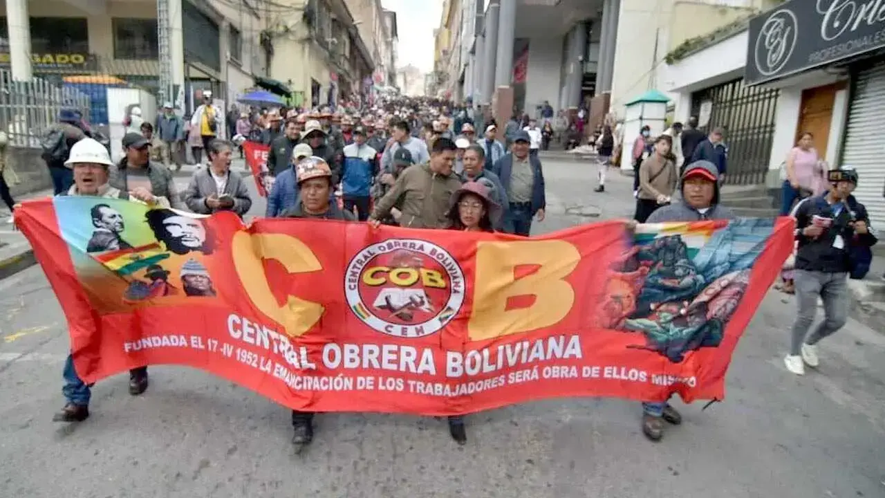 Marcha de la COB en La Paz.