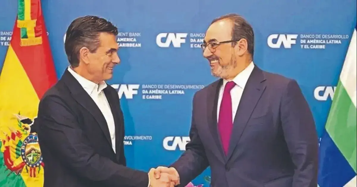 Antes de asumir, el presidente Rodrigo Paz se reunió con el presidente de CAF, Sergio Díaz-Granados.