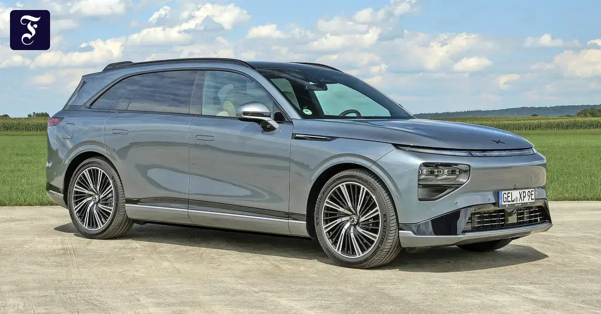 El G9 de Xpeng, un SUV eléctrico con alta capacidad de carga y buena equipación.