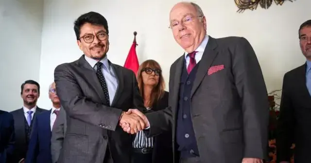 Los cancilleres Fernando Aramayo y Mauro Vieira durante su reunión en La Paz.