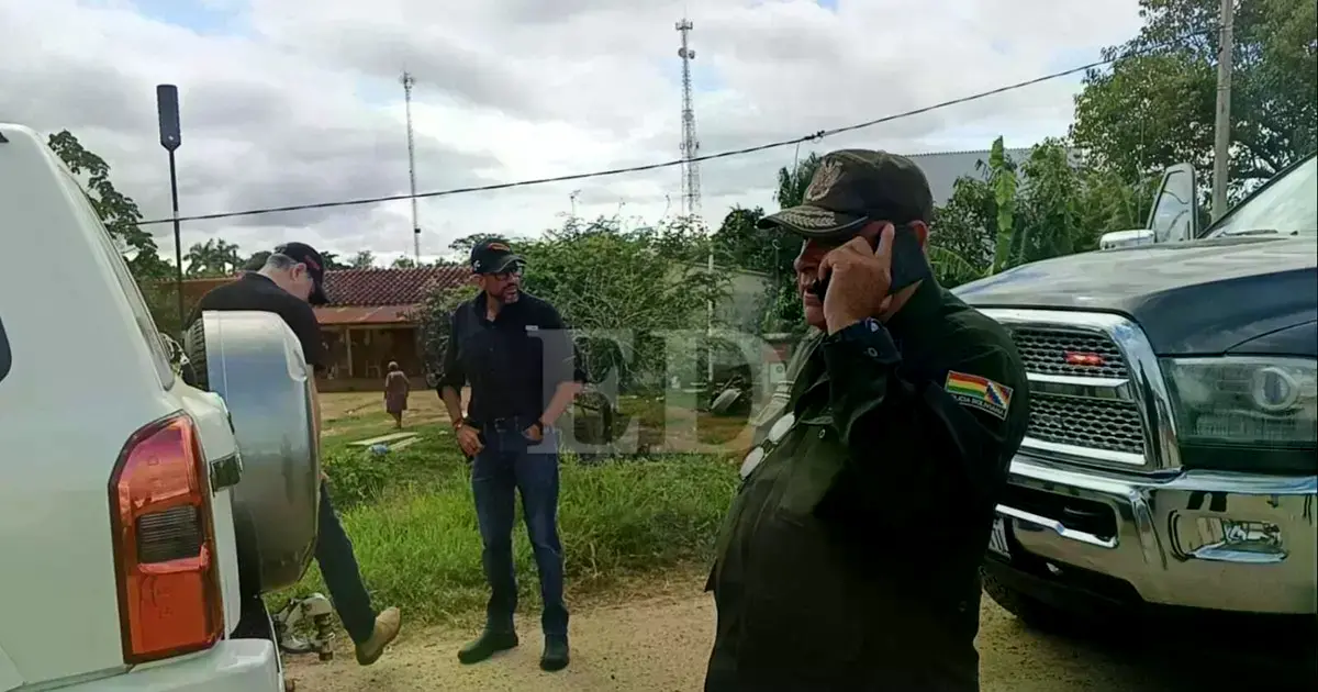 Matkovik junto al gobernador Camacho, ambas autoridades estan presentes en el operativo