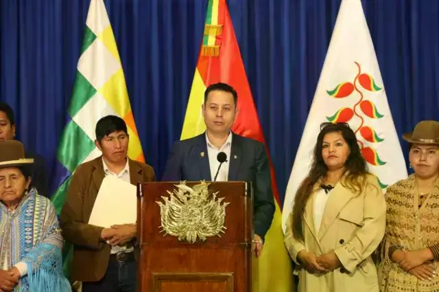 El vicepresidente Edmand Lara en la presentación de los proyectos de ley.