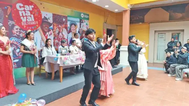 Hubo música, danza y colorido durante la ceremonia de presentación.