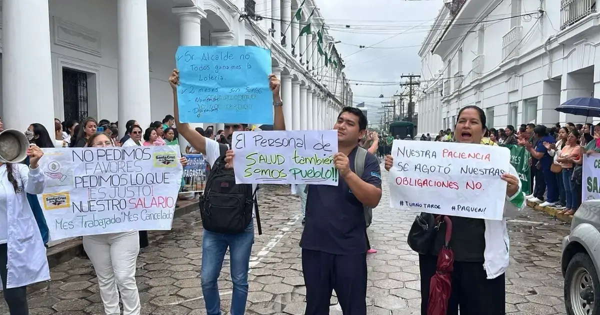 Mitin de protesta de Fesirmes en el centro cruceño