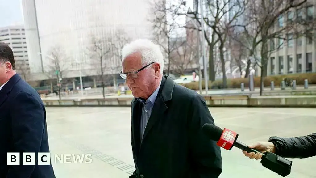 Frank Stronach ha declarado su inocencia y negado todas las acusaciones.