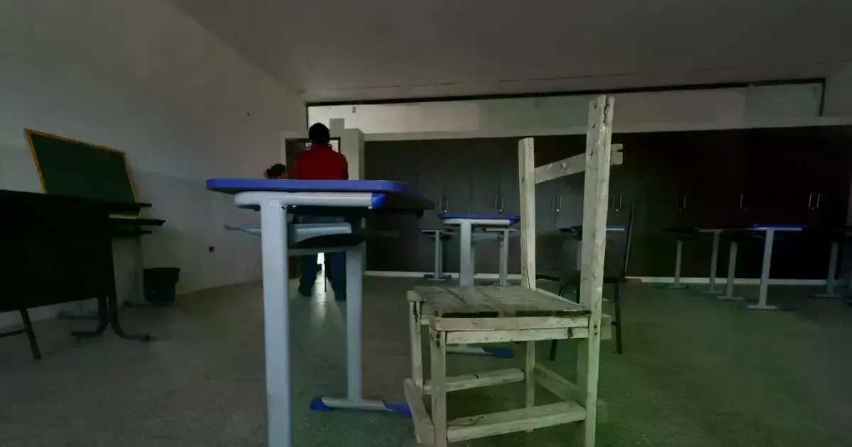 Modulo educativo Viana Central inconcluso en Paurito