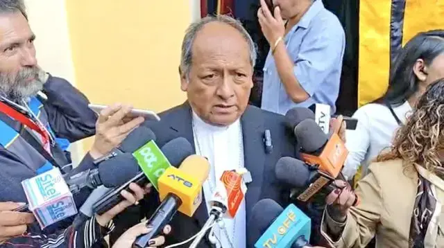 Monseñor Ricardo Centellas.