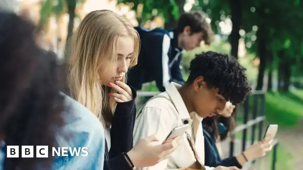 Pedro Sánchez hablando en la Cumbre Mundial de Gobiernos en Dubái.