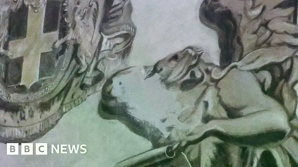 El fresco del ángel con el rostro borrado en la Basílica de San Lorenzo en Lucina, Roma.