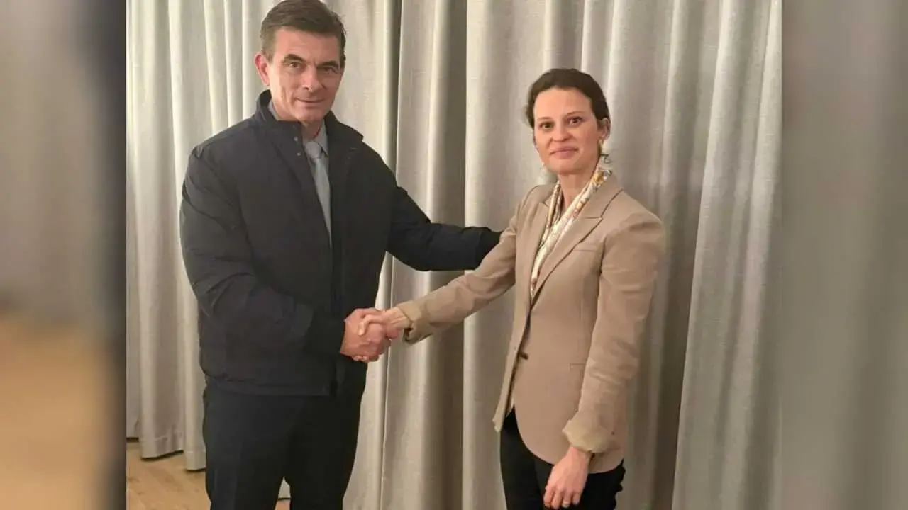 La vicepresidenta del Banco Mundial para América Latina y el Caribe, Susana Cordeiro Guerra, y el presidente Rodrigo Paz.