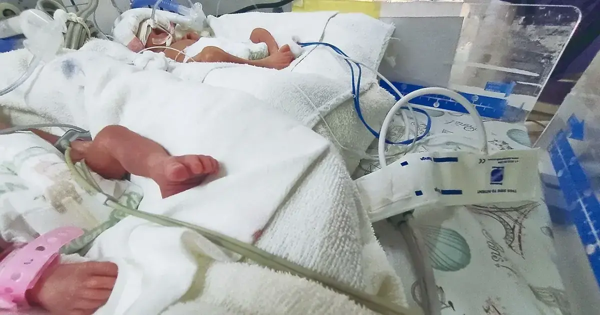 Situación de hacinamiento en la sala de recién nacidos de la maternidad Percy Boland.