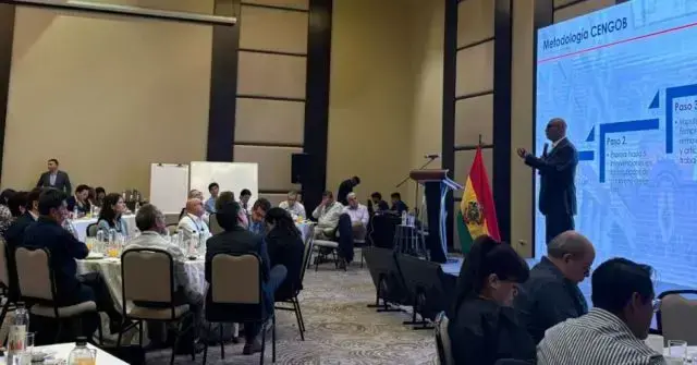 Primera reunión del Cengob en Santa Cruz