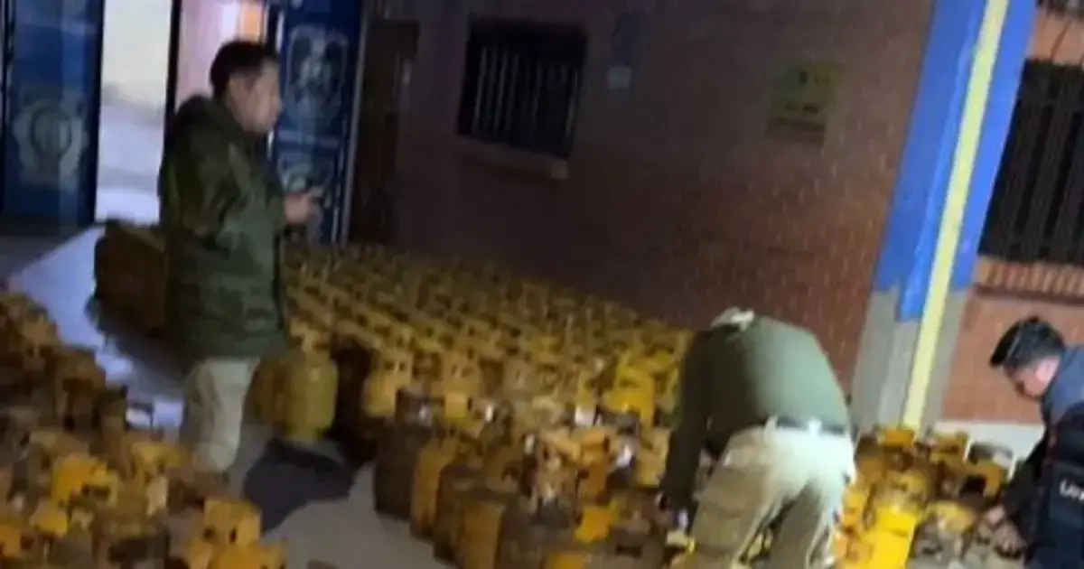 Garrafas de GLP decomisadas durante el operativo.