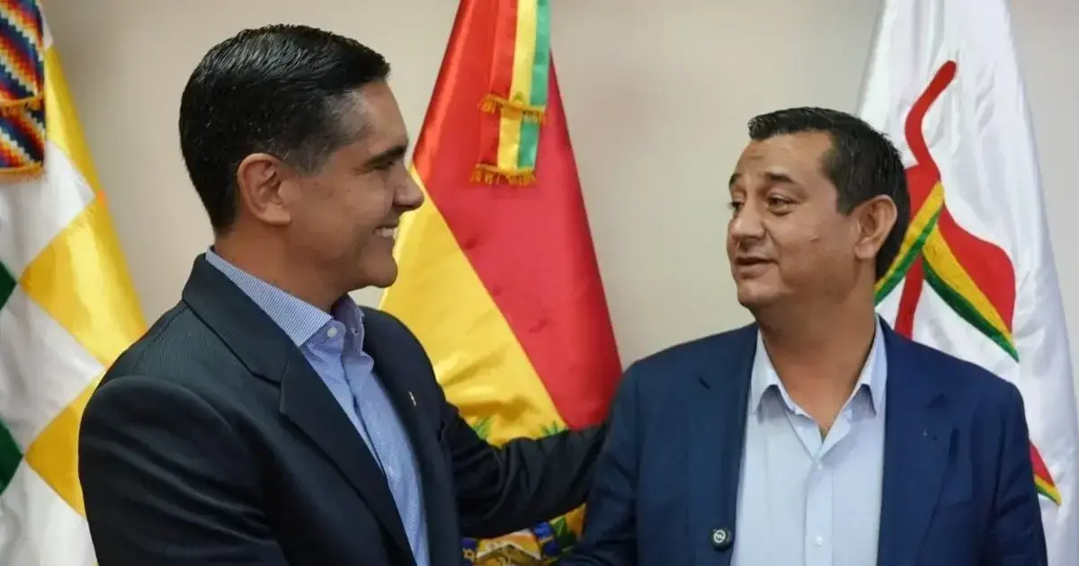 El ministro Óscar Mario Justiniano se reunió con alcaldes cruceños