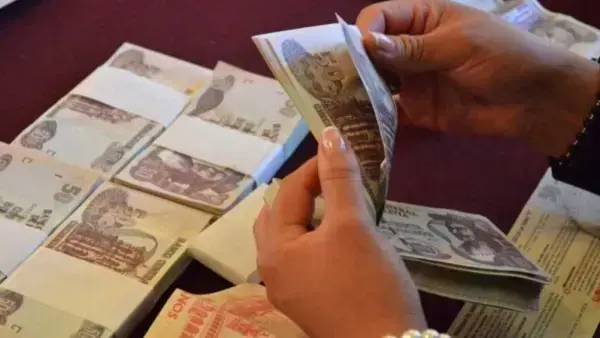 Reporte sobre la deuda interna con el sector público.