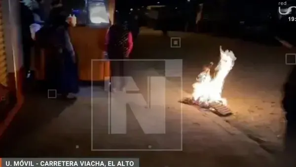 Imágenes durante el conflicto por recuperar garrafas de gas en El Alto.