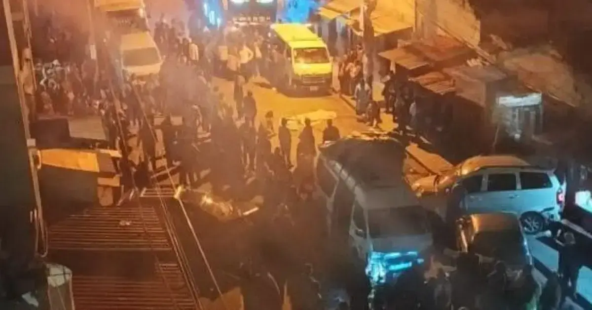 El lugar donde el vehículo se estrelló contra otros dos en puertas de Adepcoca.