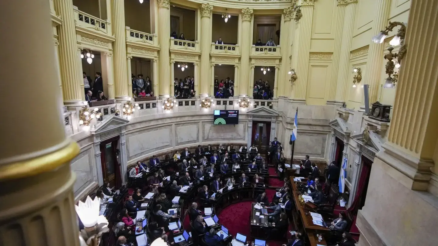 Manifestación frente al Congreso argentino contra la reforma laboral.